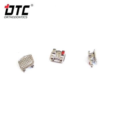 Οι μεταλλικές αγκάλες της σειράς DTC Bright είναι το κλειδί για την επιτυχή ορθοδοντική θεραπεία κατηγορίας II